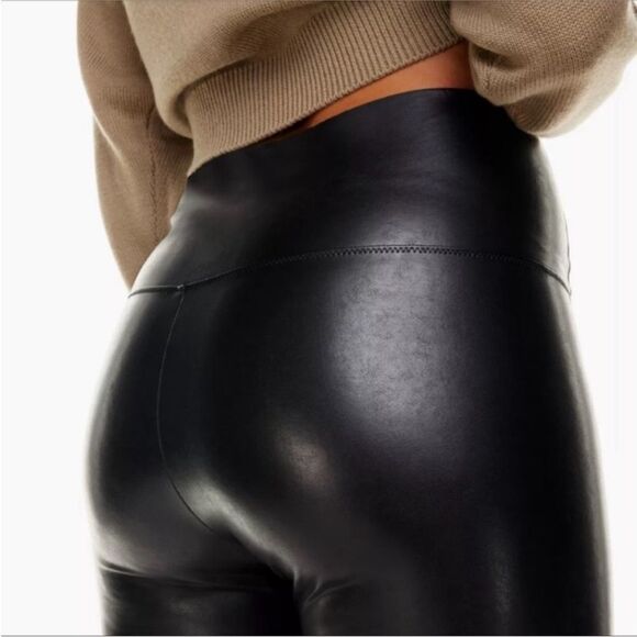 Wilfred Free Aritzia Daria Vegan Leather High Waist Shiny Black Leggings Size S - Picture 3 of 8